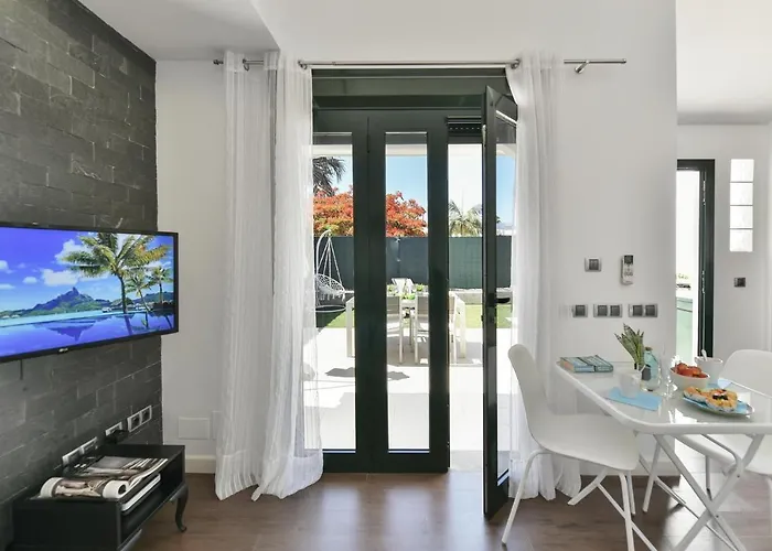 Semesterbostad With Terrace In Maspalomas Ds50 By Villagrancanaria *